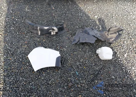 2017 Subaru Forester 2.5I Premium z USA, uszkodzony, nr VIN JF2SJAEC7HH479322